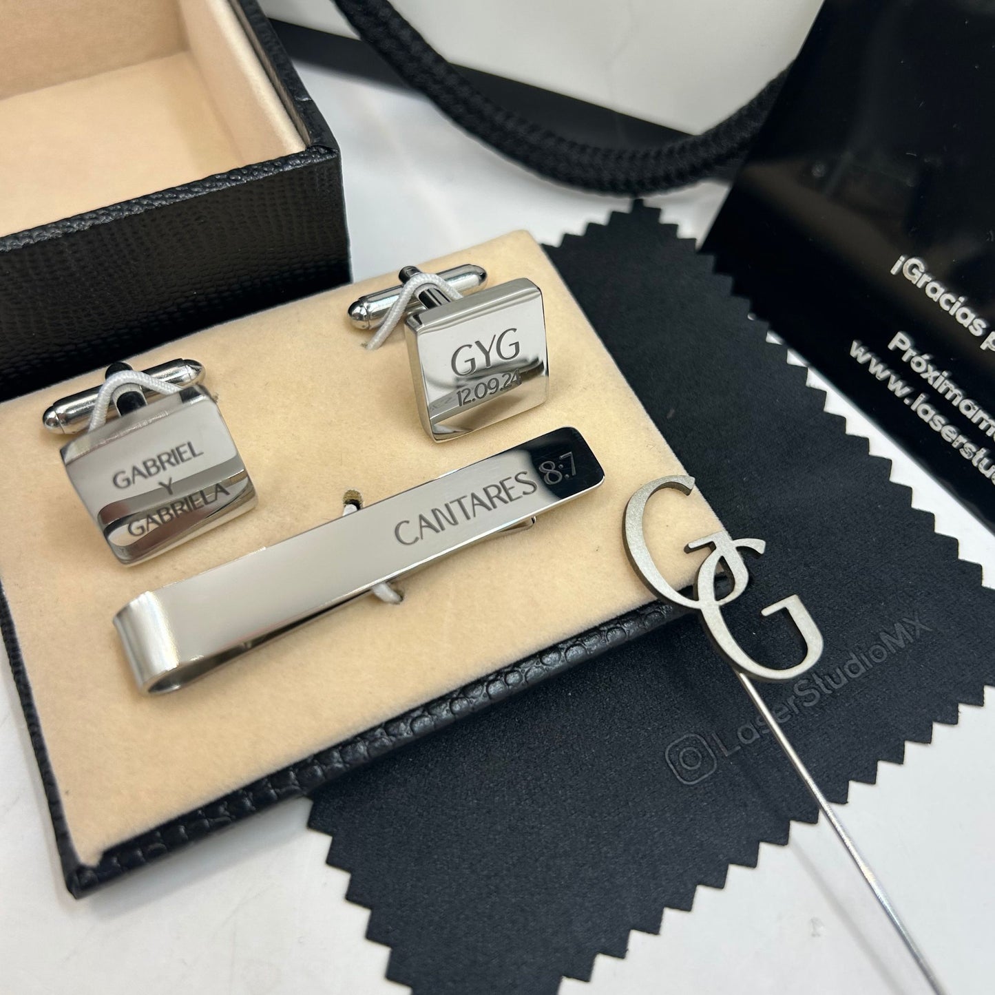 Paquete Premium de Mancuernillas, Boutonnier y Pisa Corbata Personalizado