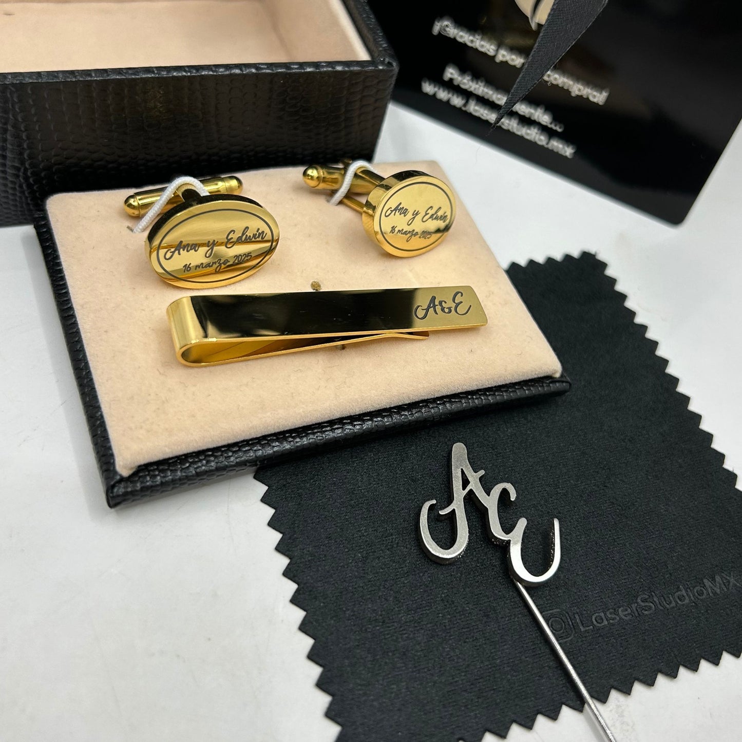 Paquete Premium de Mancuernillas, Boutonnier y Pisa Corbata Personalizado