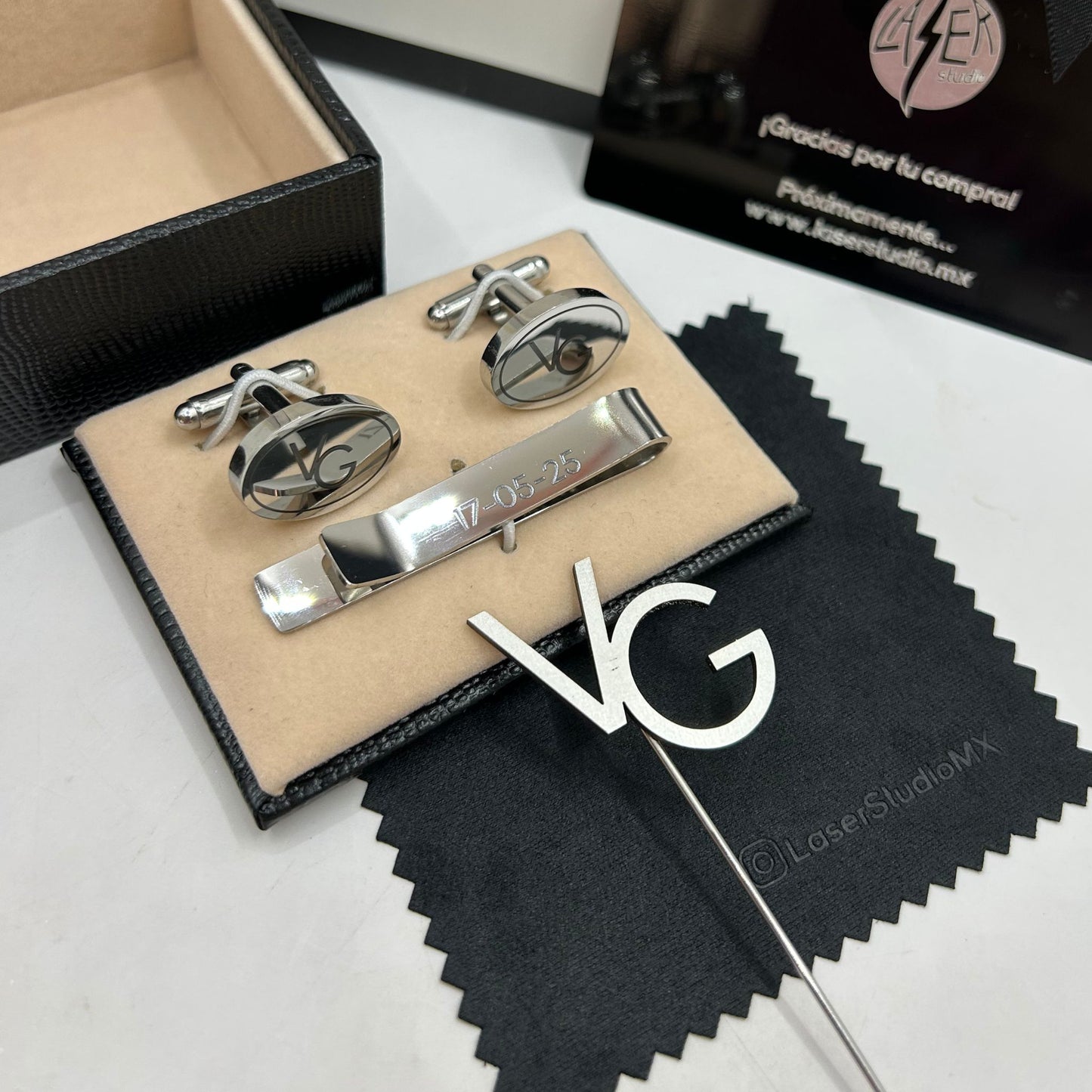 Paquete Premium de Mancuernillas, Boutonnier y Pisa Corbata Personalizado