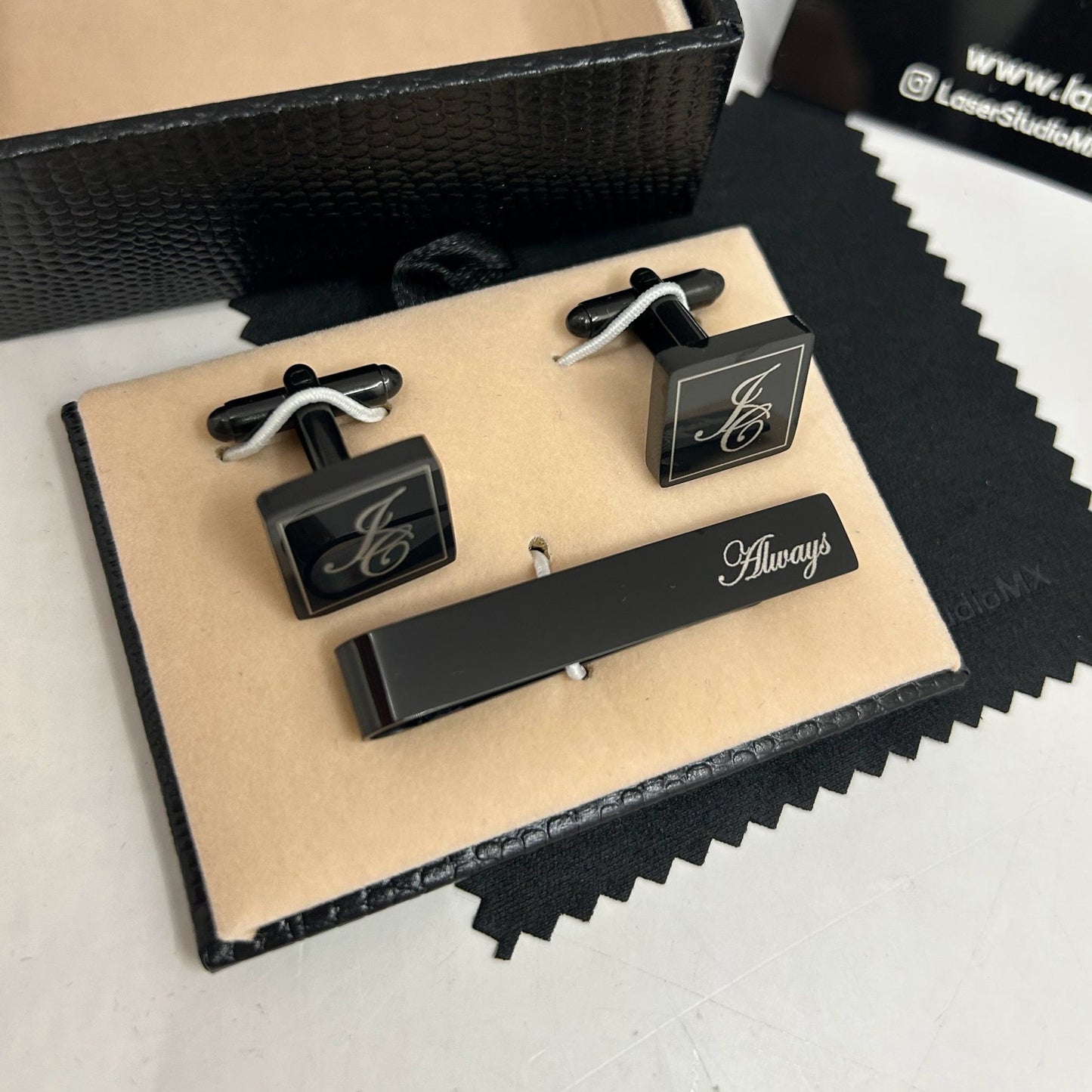 Set de Mancuernillas y Pisa Corbata Personalizados